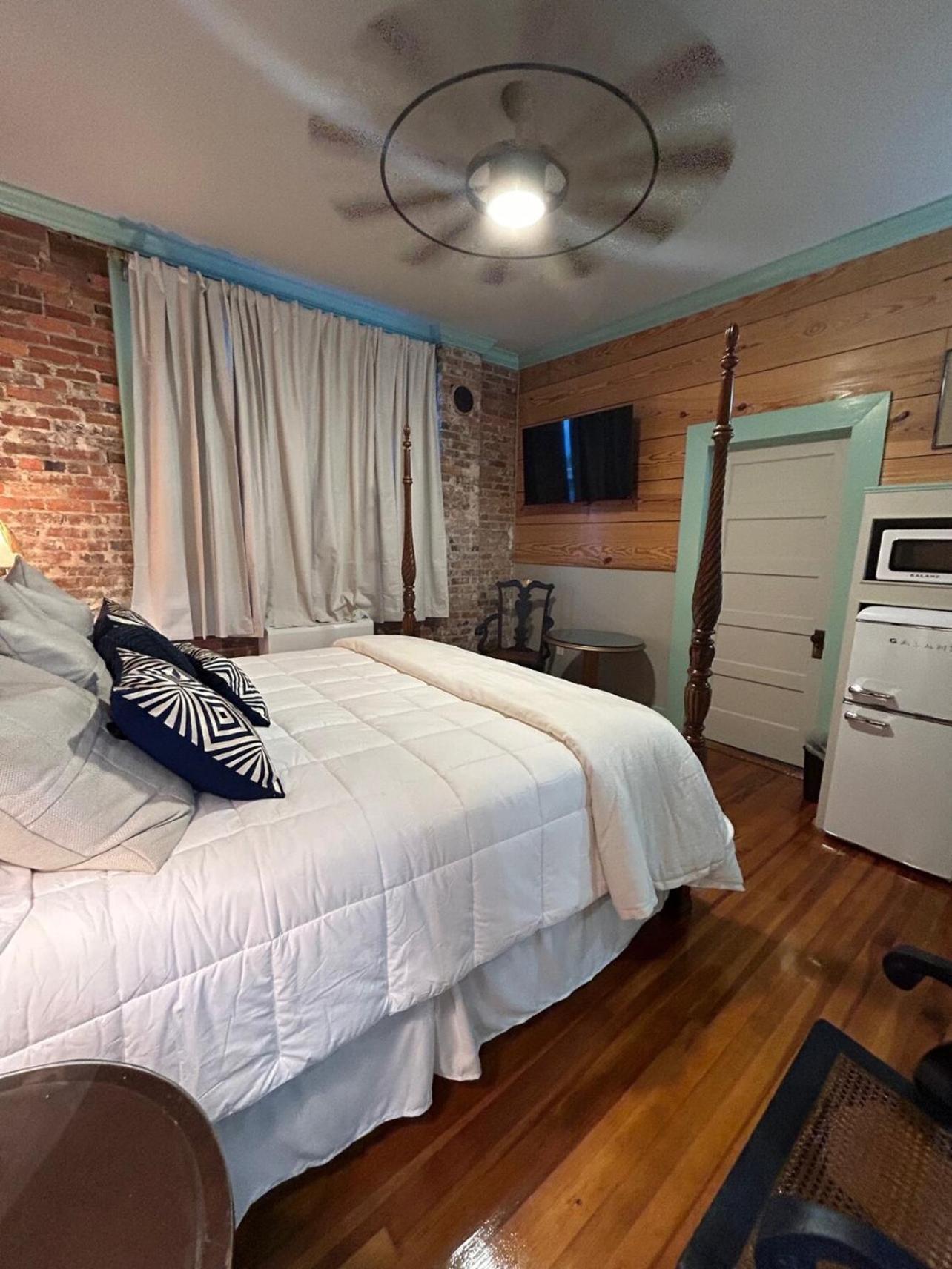 Carthage Chipley'S Squareview Inn מראה חיצוני תמונה